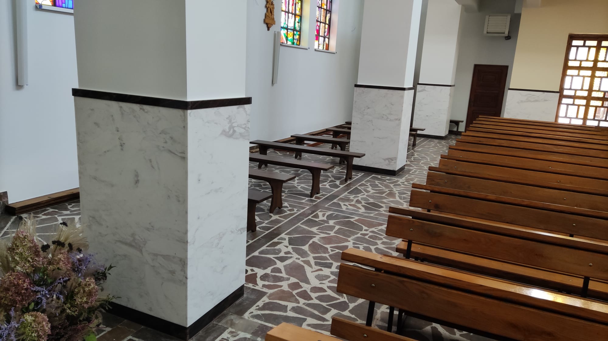 Nowe, marmurowe oblicze filarów